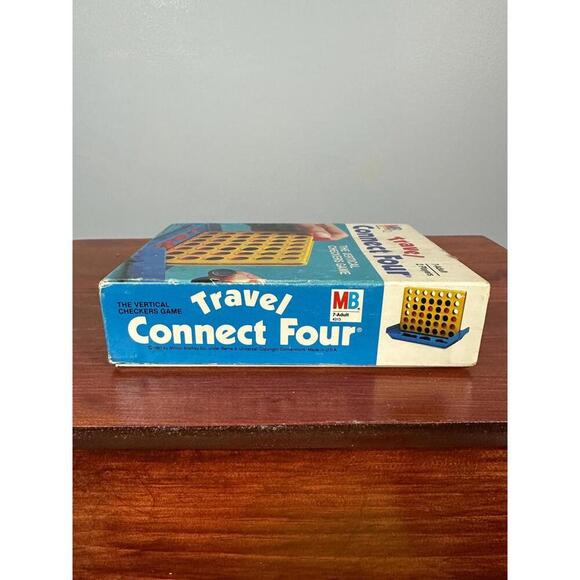 Vintage Travel Connect Four Game Pocket Size - Picture 2 of 9